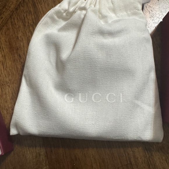 Brand new Never used Men’s Bifold Gucci wallet - Picture 13 of 16